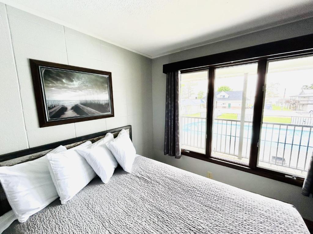Silver Sands Hotel & Resort photo