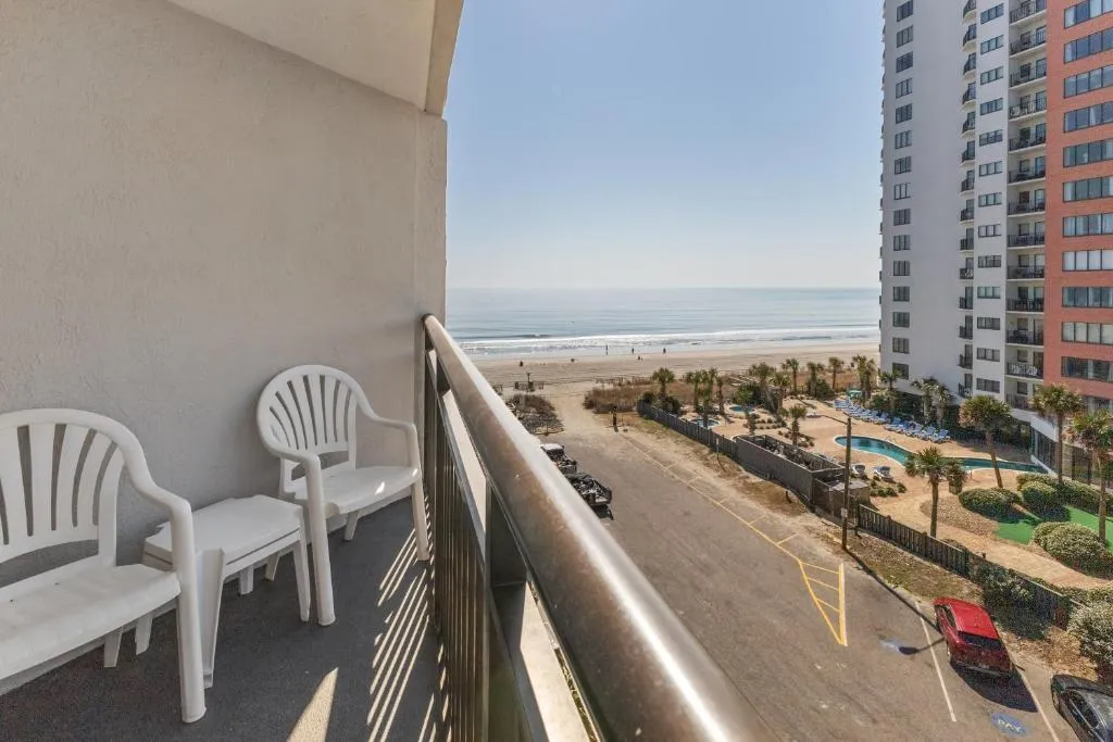 Ocean View King Suit at Landmark Heated Pools