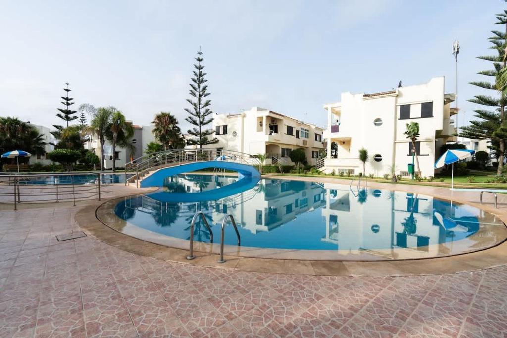 Bazén v ubytování Maison avec Piscine Proche Plage nebo v jeho okolí