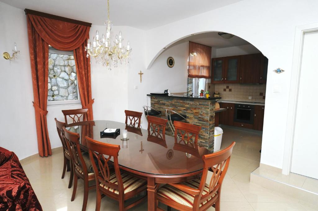 Zdjęcie z galerii obiektu Villa Aida w mieście Ičići