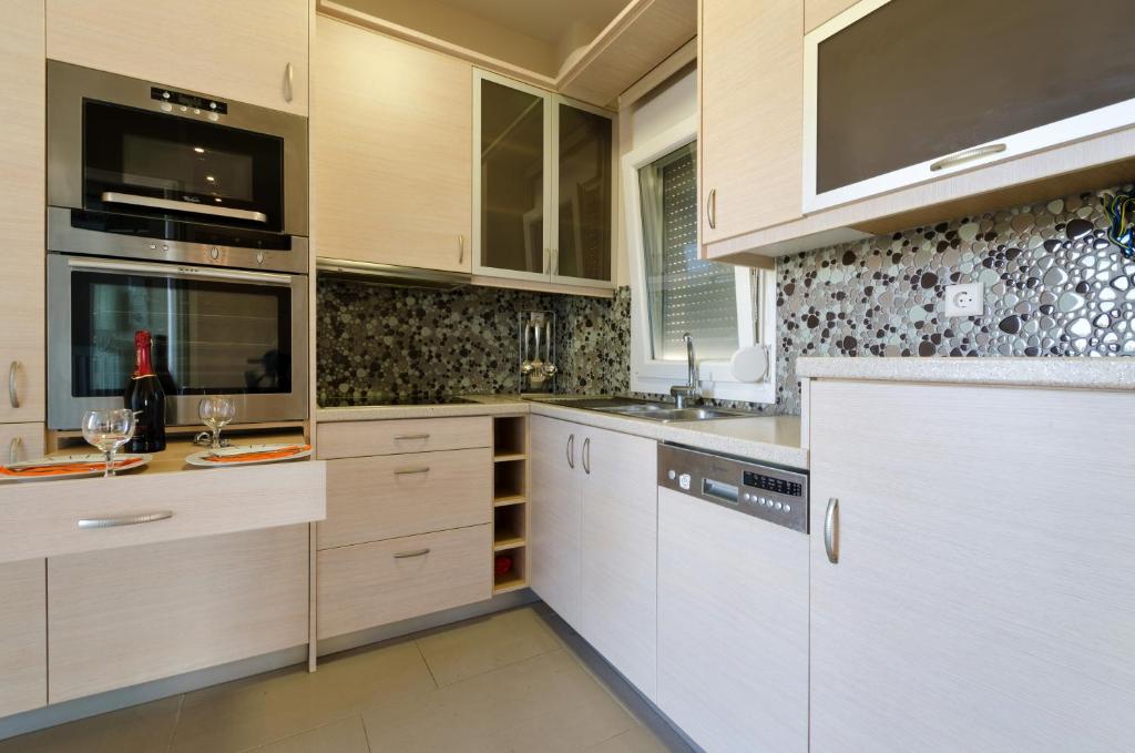 Kuchyňa alebo kuchynka v ubytovaní Creta Vivere Villas