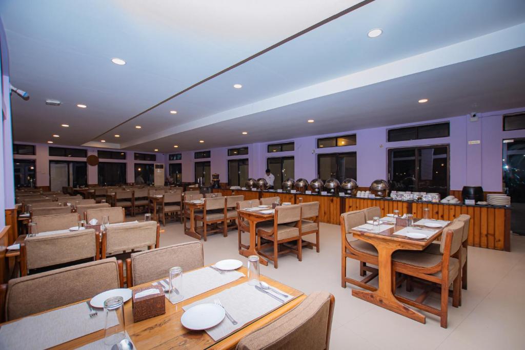 Restaurace v ubytování Hotel Seven Limited