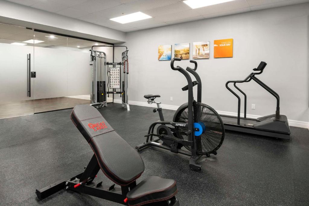 Fitness centrum a/nebo fitness zařízení v ubytování Comfort Hotel