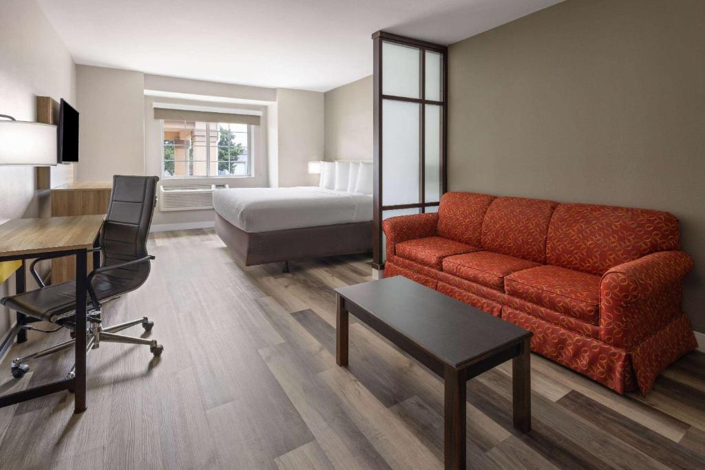 Days Inn by Wyndham Jackson Downtown photo