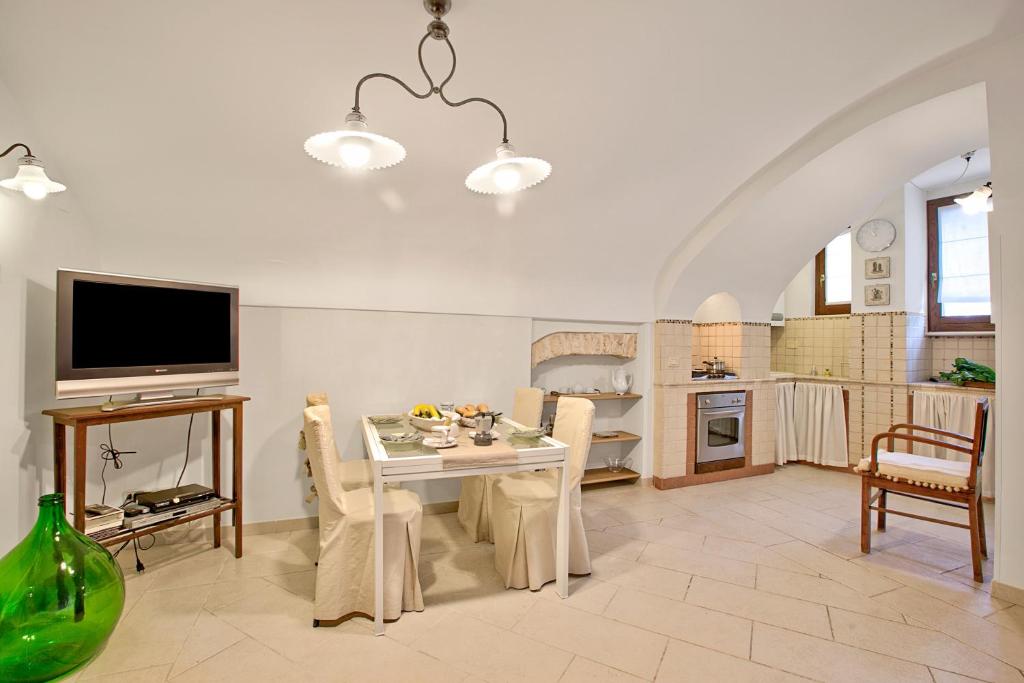 Kuchyň nebo kuchyňský kout v ubytování Bacco Apartment Noci - Happy Rentals