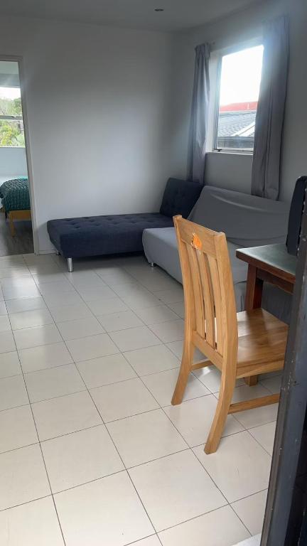 6 Beds including 4 Double Beds and 2 Single Sofa Beds Serviced Chalet B - Resim 17