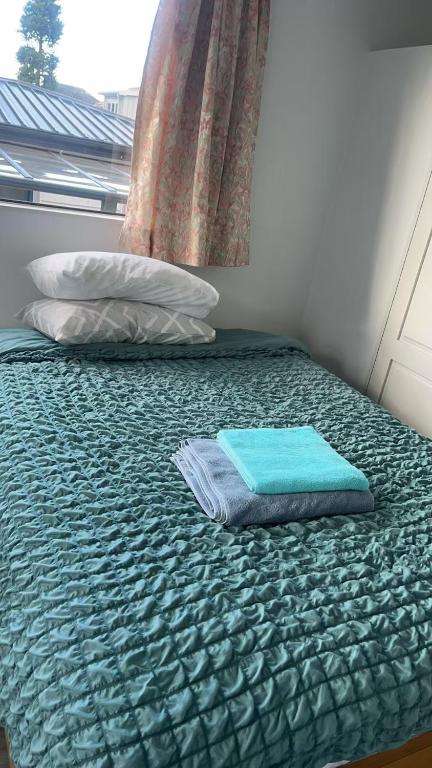 6 Beds including 4 Double Beds and 2 Single Sofa Beds Serviced Chalet B - Resim 30