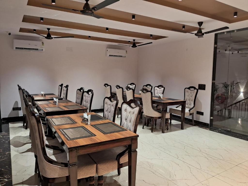 Fotografie z fotogalerie ubytování Emerald Suites v destinaci Greater Noida