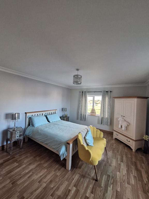 Postel nebo postele na pokoji v ubytování Ballnamona house