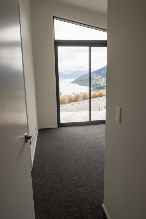 Ein allgemeiner Bergblick oder ein Berglick von des Ferienhauses aus