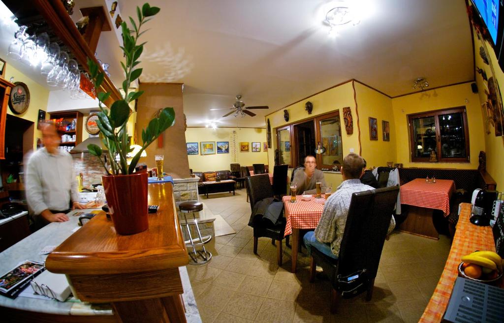 Restaurace v ubytování Penzion Plesnivec