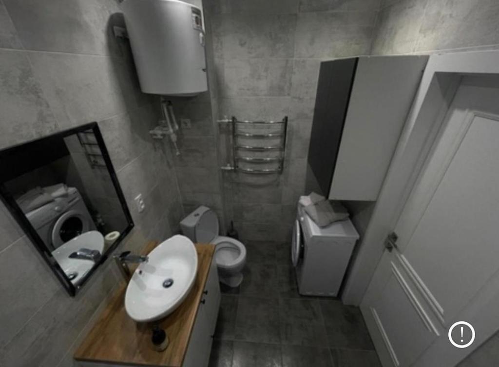 Vannituba majutusasutuses ЖК Найзатас 2 комнатная