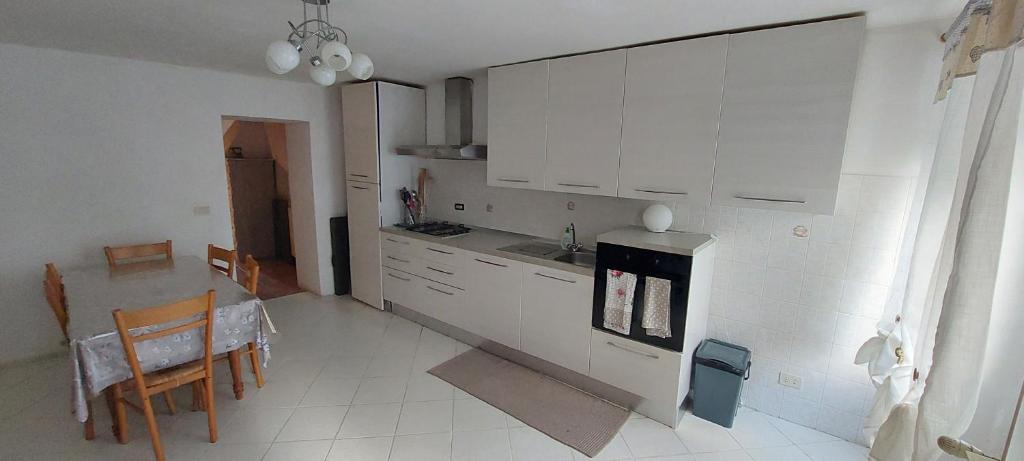 Foto dalla galleria di La Casa Tra i Castagni a Seravezza