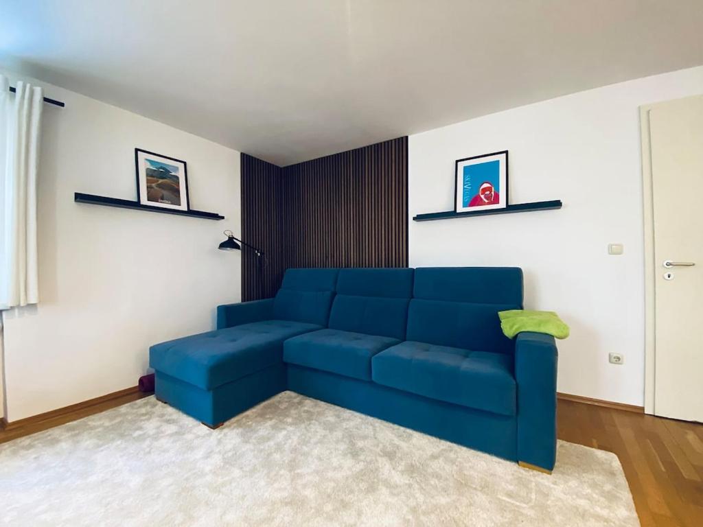 60m2 FeWO 2 Wohnung in der Villa Bergfrieden的休息区