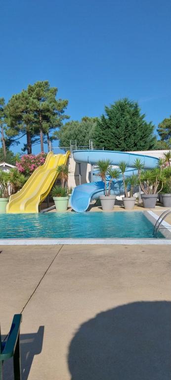 Piscina di Un toit sur le bassin les Embruns o nelle vicinanze