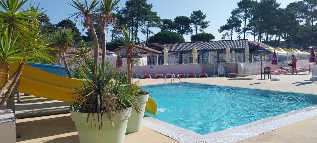 Piscina di Un toit sur le bassin les Embruns o nelle vicinanze