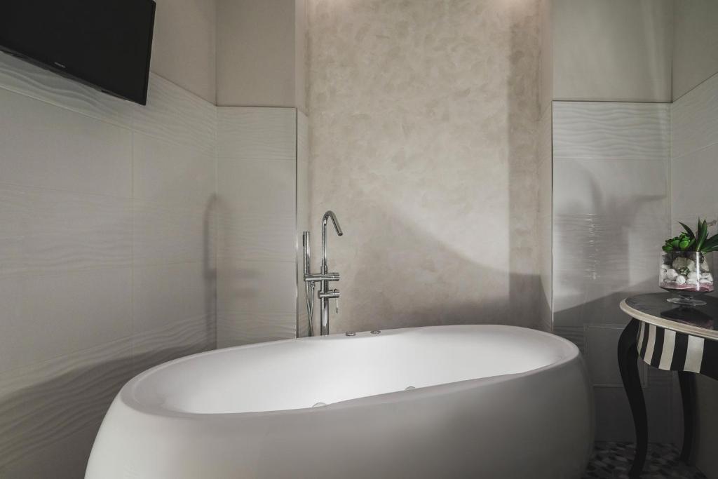 Albergo Rossini 1936 - Small & Charming - Resim 23