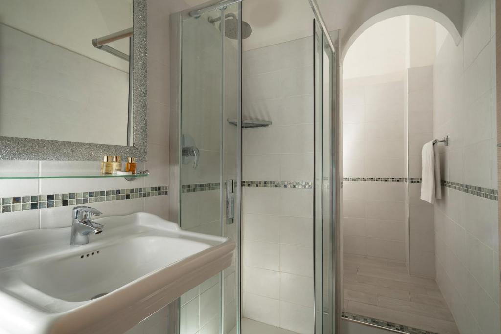 Albergo Rossini 1936 - Small & Charming - Resim 16