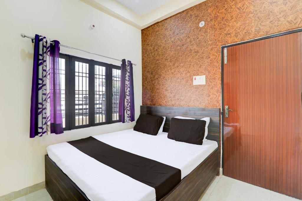 Super Hotel O Sudhirpur near Phonix Hospital - Klassieke Driepersoonskamer