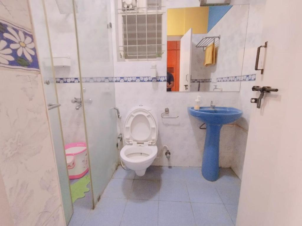 Bilik mandi di Amazistay offers a smart apartment with private hot jacuzzi