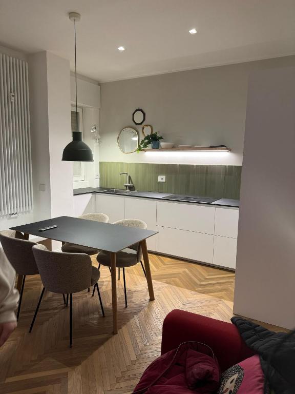 Easy Room Italy City Life