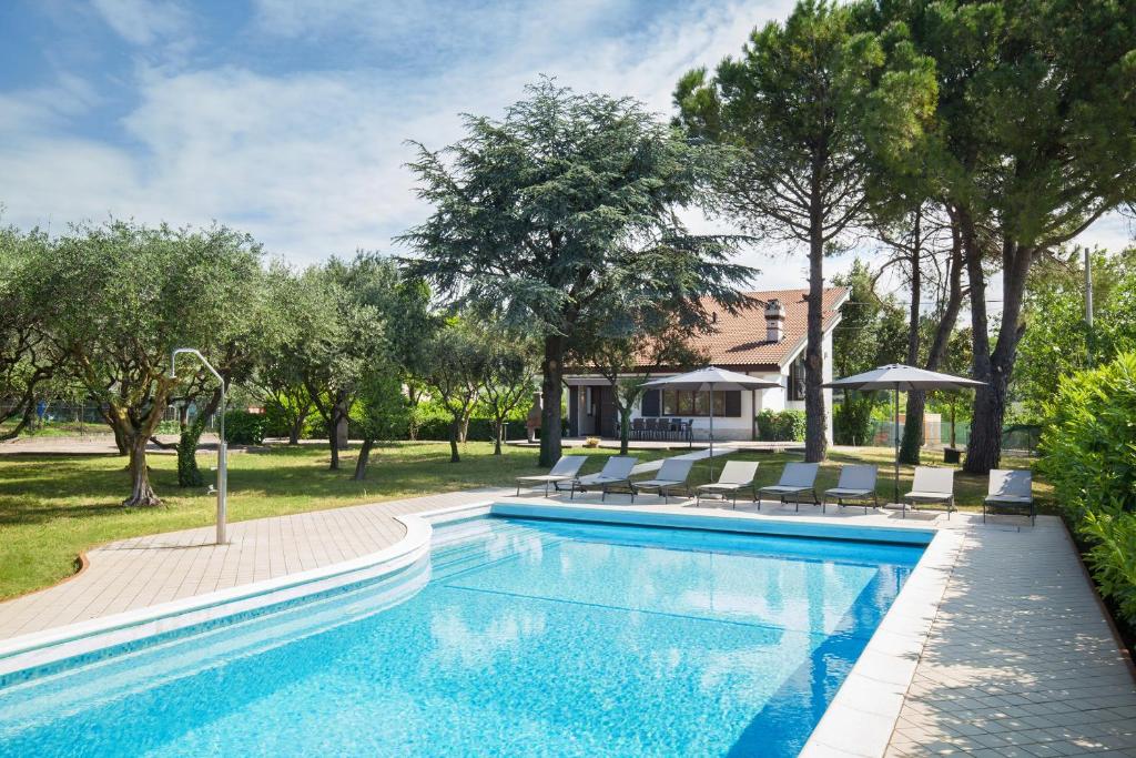 Bazén v ubytování Villa Delle Coste With Pool nebo v jeho okolí