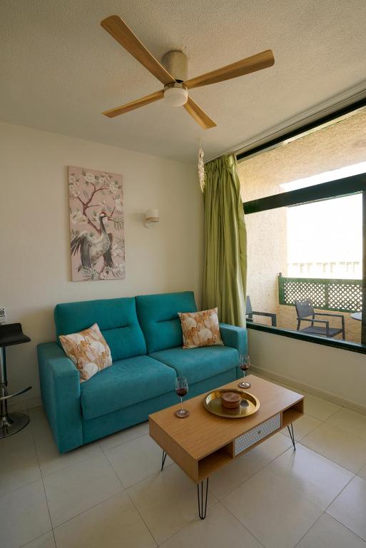 Posezení v ubytování Stylish apartment with stunning sea view.
