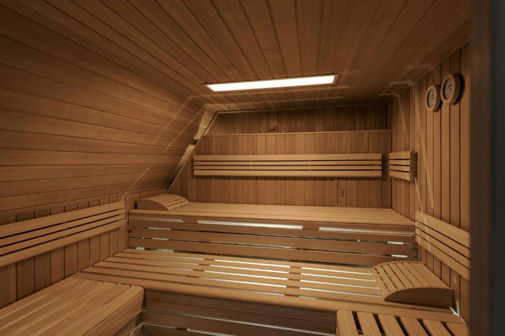 NH Collection Hamburg City - Resim 16