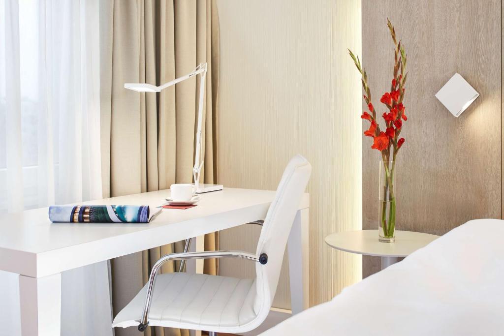 NH Collection Hamburg City - Resim 21