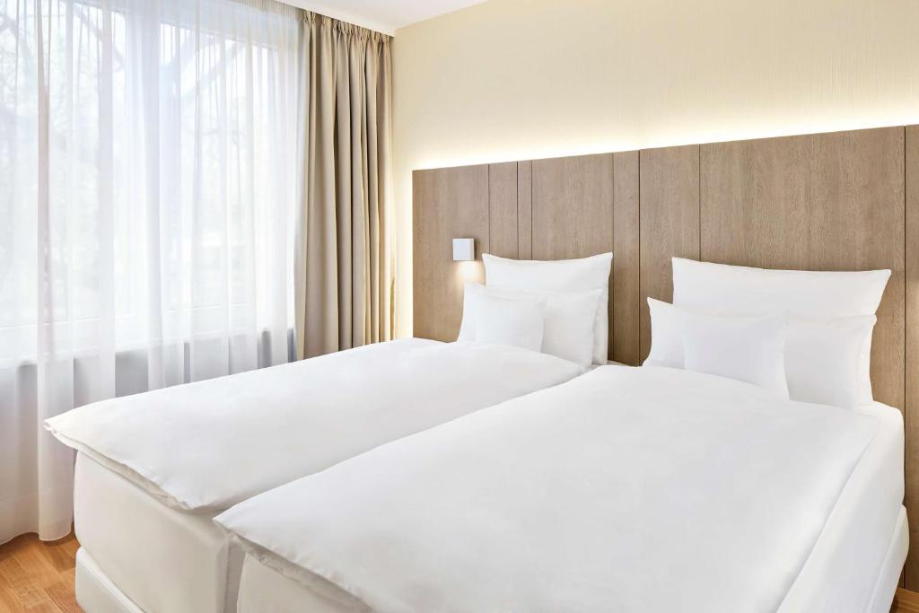 NH Collection Hamburg City - Resim 22