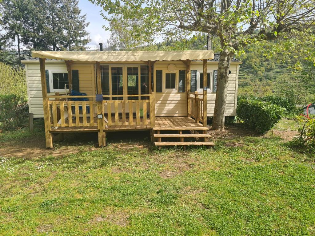 Vonkajšia záhrada v ubytovaní Camping La Douce Ardèche