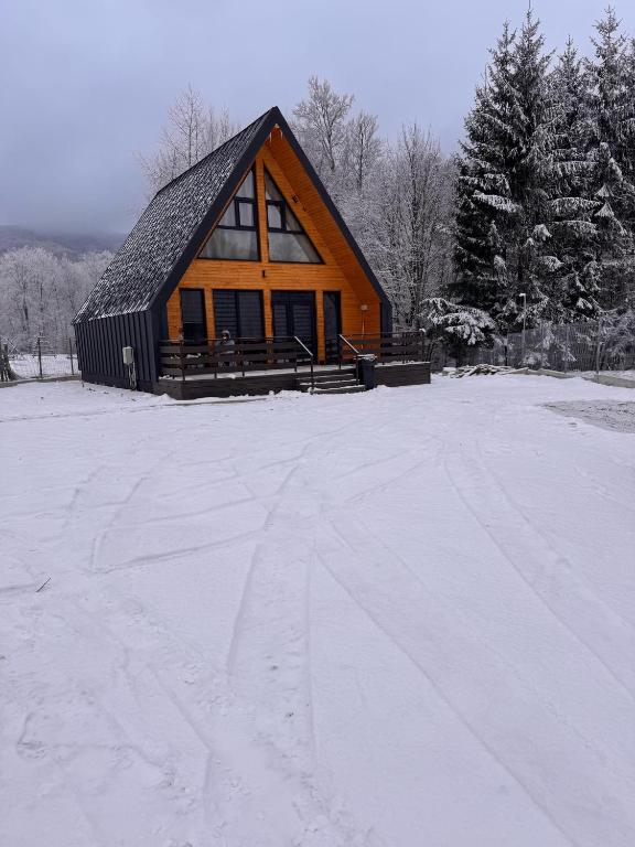Cozy Aframe Valea Doftanei v zimě