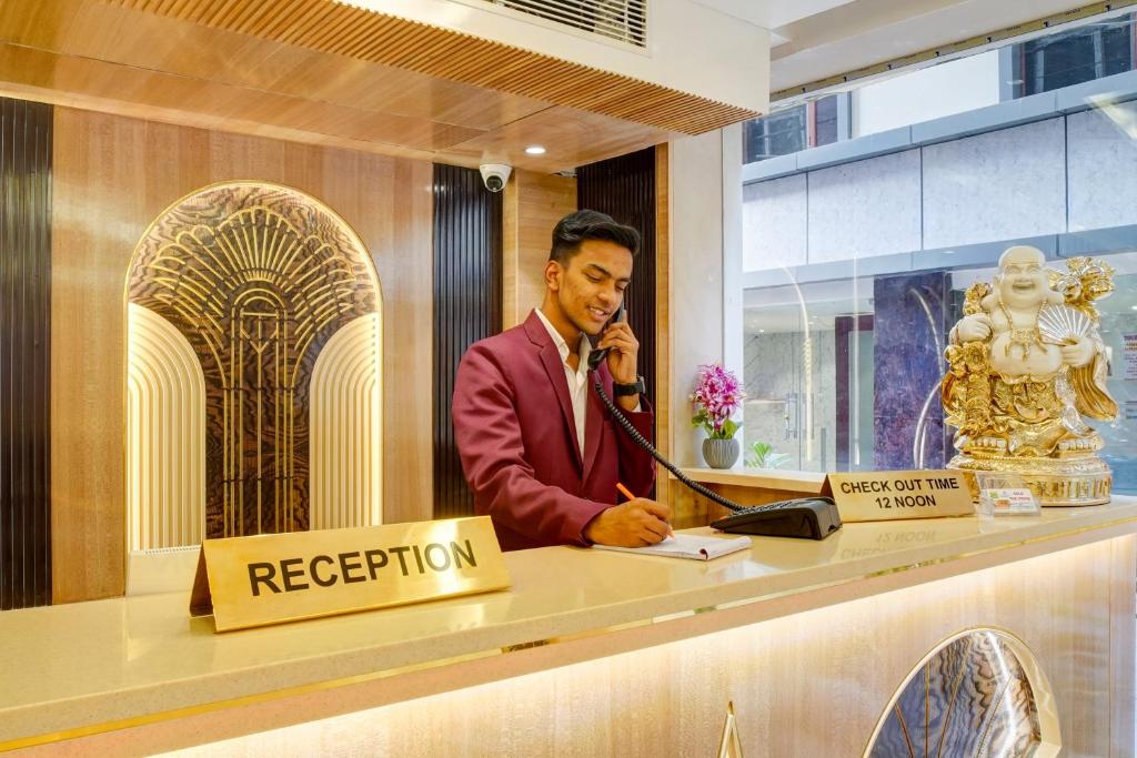 Hosté ubytování Gold The Prime Newly Built 2 Mins From Connaught Place and Railway Station