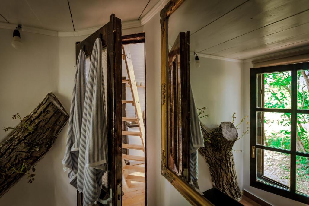 Fotografie z fotogalerie ubytování Loft Treehouse v destinaci Peşteana