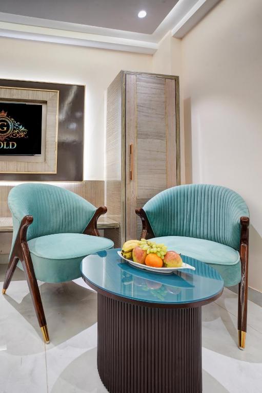 Posezení v ubytování Gold The Prime Newly Built 2 Mins From Connaught Place and Railway Station