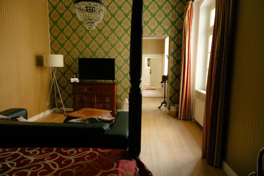 THE GATE GARDEN Hotel - 16