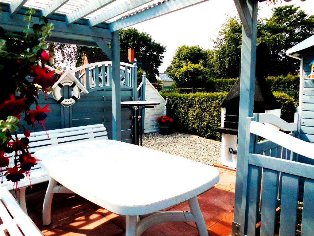 Zahrada ubytování " HAUS ROSI " - Reihenhaus 2 - Strandnah - Ruhig - WLAN - Parkplatz - Grillplatz -Waschmaschine -