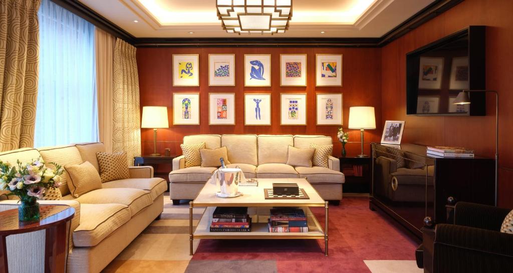 
One-Bedroom Mayfair Suite
