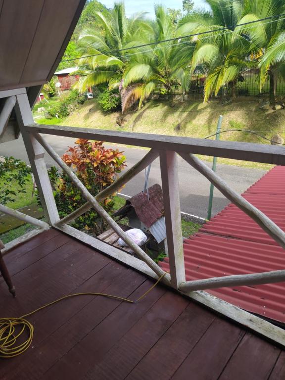 Rõdu või terrass majutusasutuses Hostal Ojo de Agua