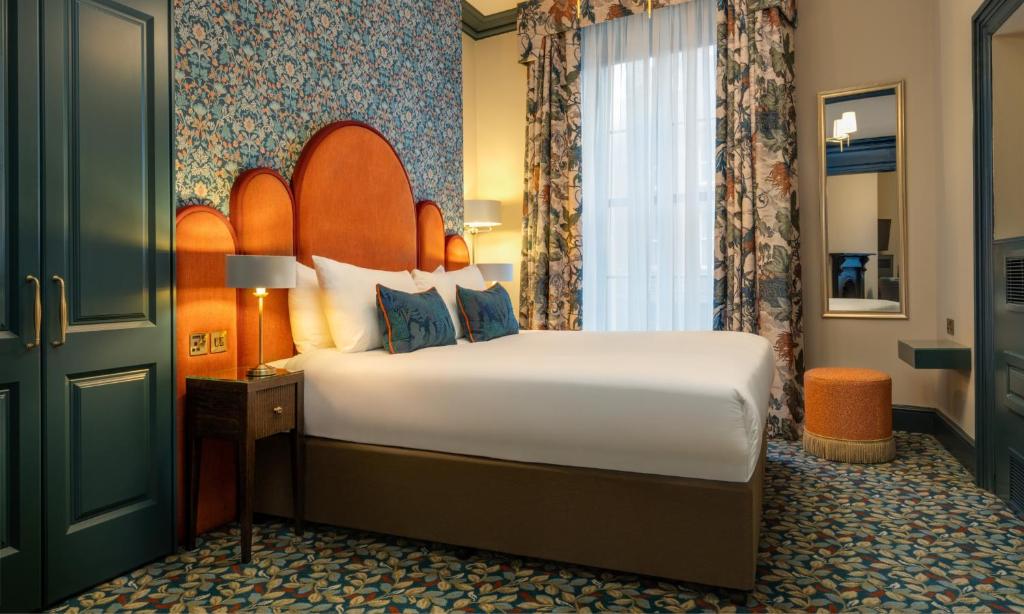 
Georgian Family Suite
