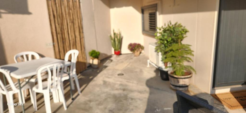 Patio nebo venkovní prostory v ubytování שקט בערבה