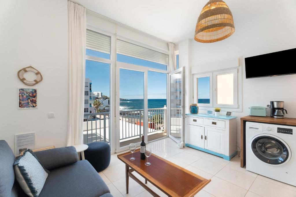 Kuchyň nebo kuchyňský kout v ubytování Atlantic Sunsets By Agüita Salada