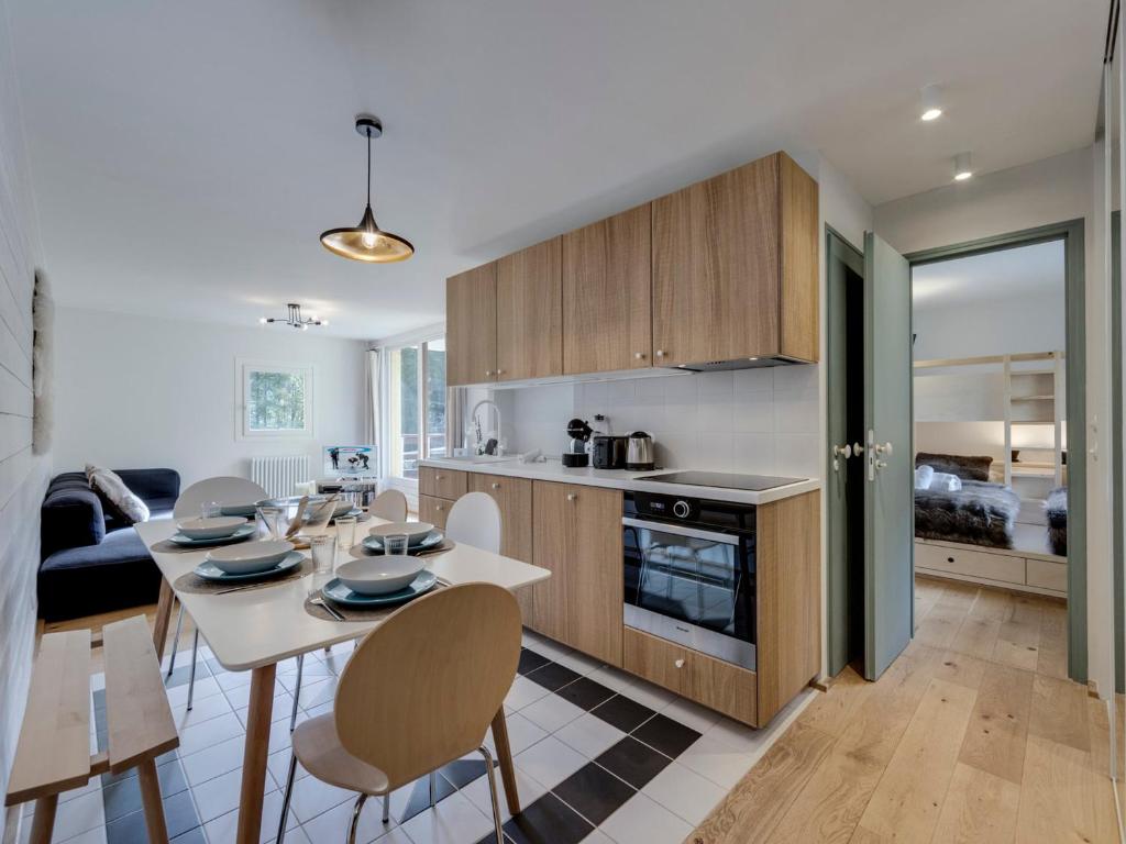 Fotografia z galérie ubytovania Appartement rénové, à 700m du centre et proche des pistes, avec balcon et WIFI - FR-1-567-92 v destinácii Val dʼIsère