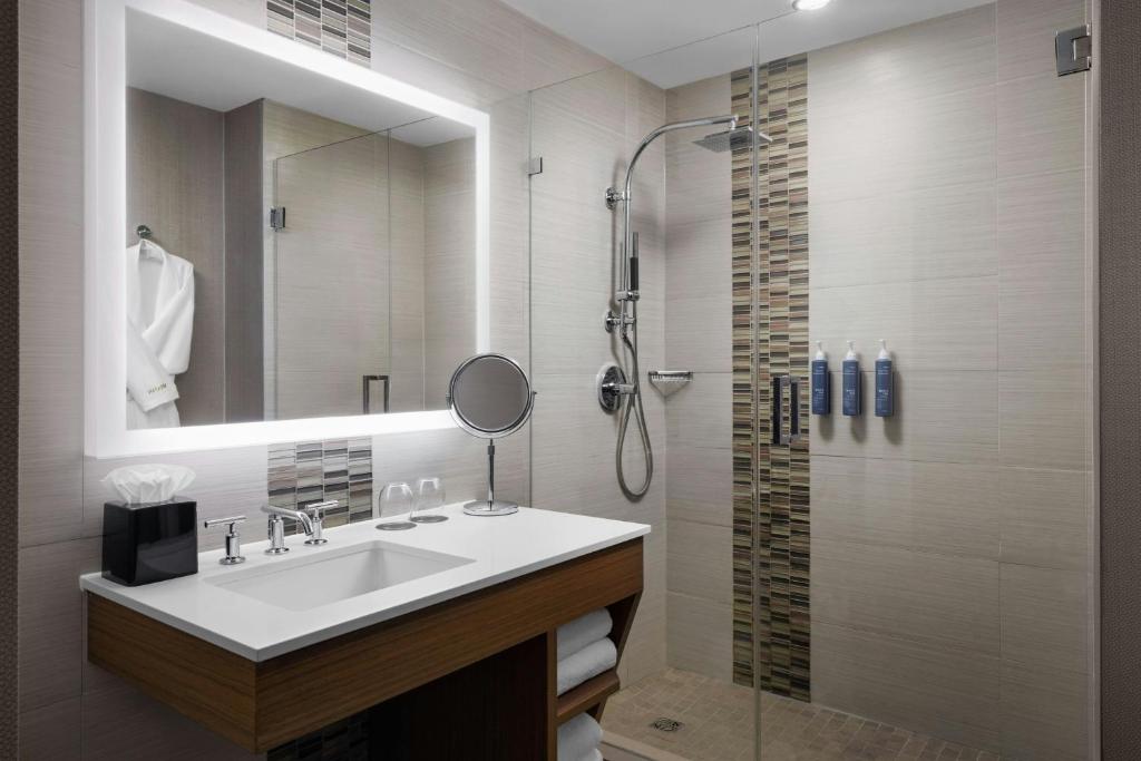 The Westin Calgary Airport - Resim 3