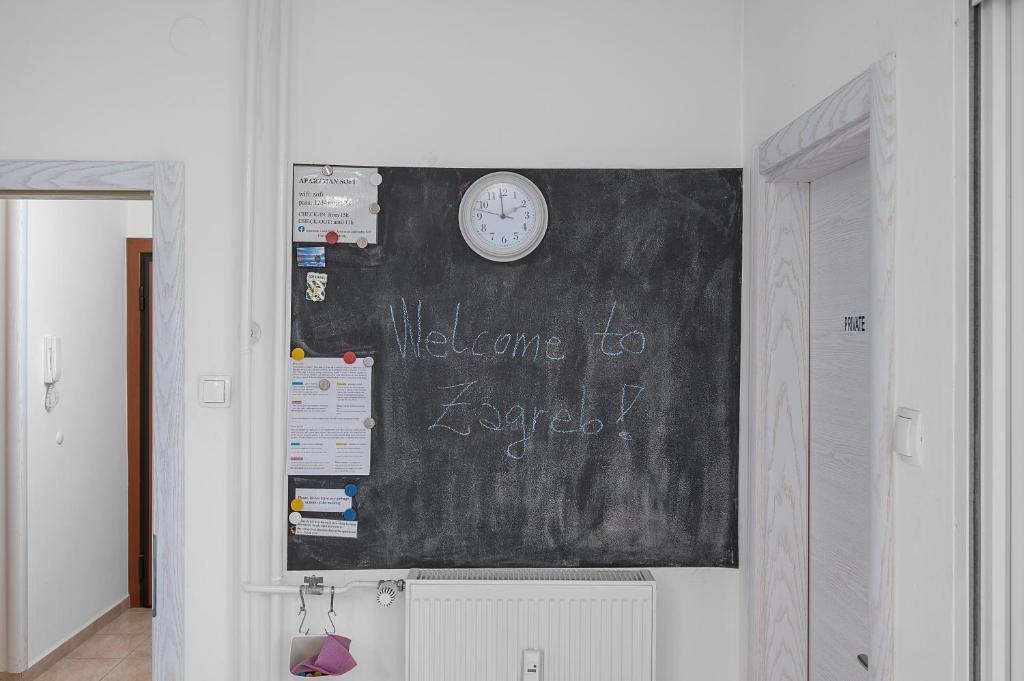 Near Main Bus Station Cozy Apartment Sofi Perfect for Any Stay - 3