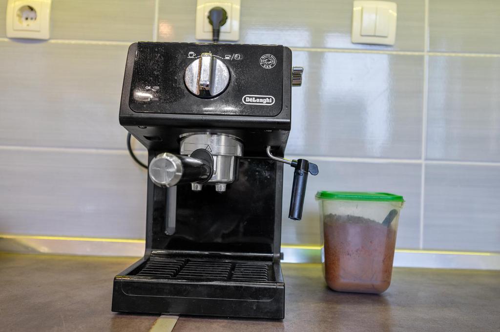 Near Main Bus Station Cozy Apartment Sofi Perfect for Any Stay - 1