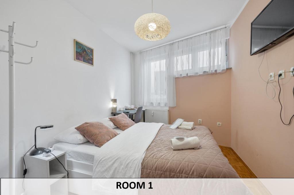 Near Main Bus Station Cozy Apartment Sofi Perfect for Any Stay - 5