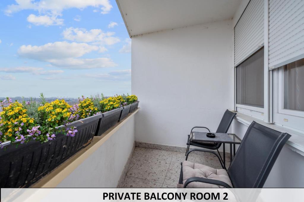 Near Main Bus Station Cozy Apartment Sofi Perfect for Any Stay - 18