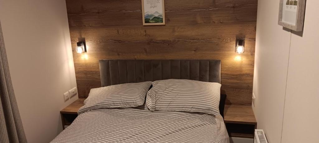Postel nebo postele na pokoji v ubytování 3-Bed Caravan - Haven Lakeland Leisure Park