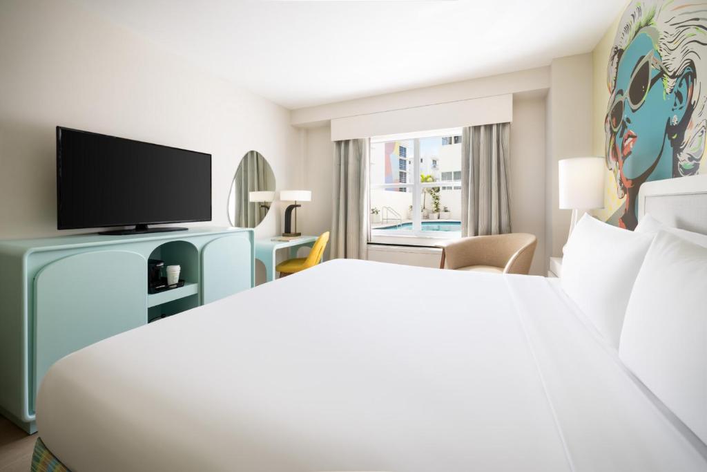 Cama ou camas em um quarto em Hotel Continental Miami Beach, Tapestry Collection by Hilton
